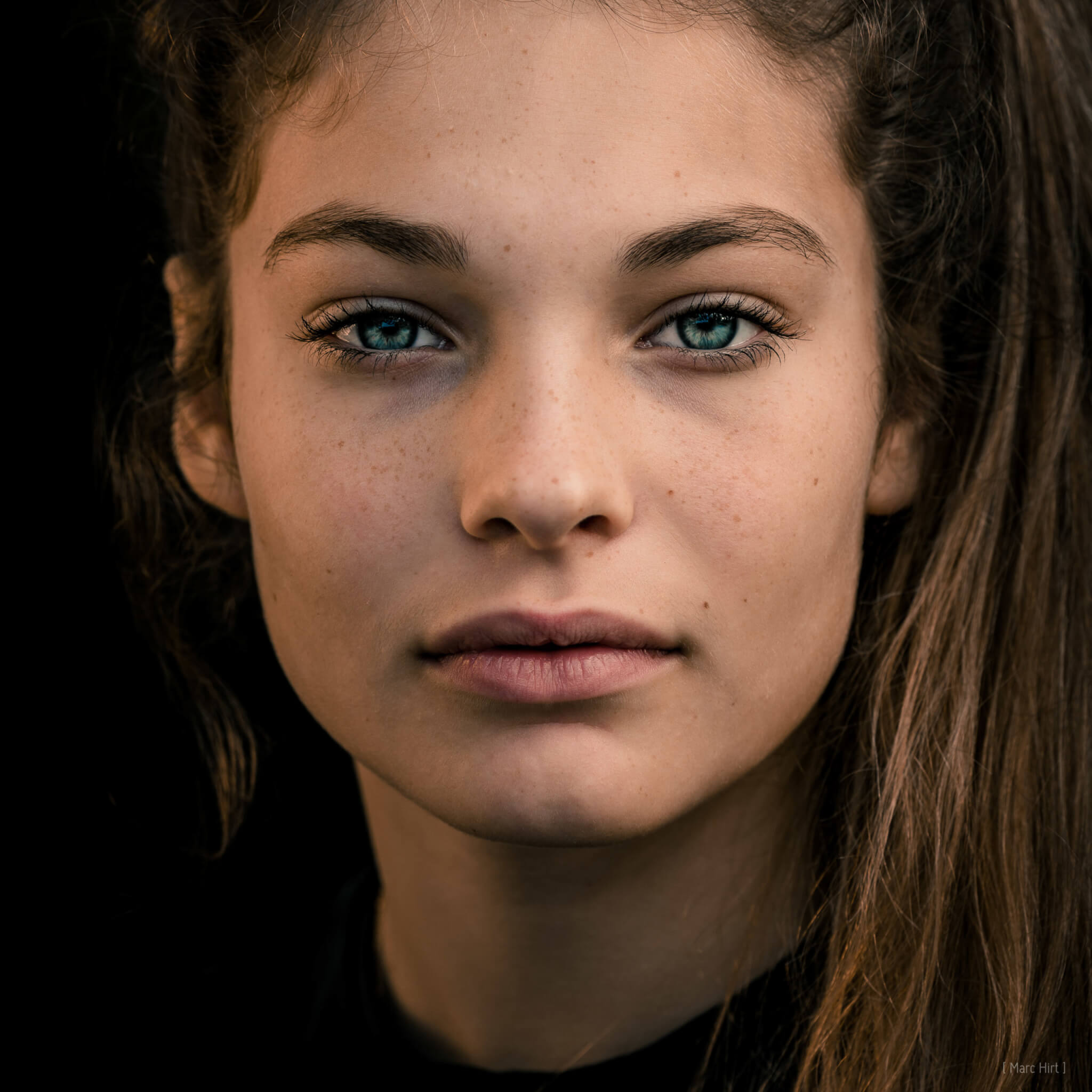 portait Alice couleur, yeux bleux