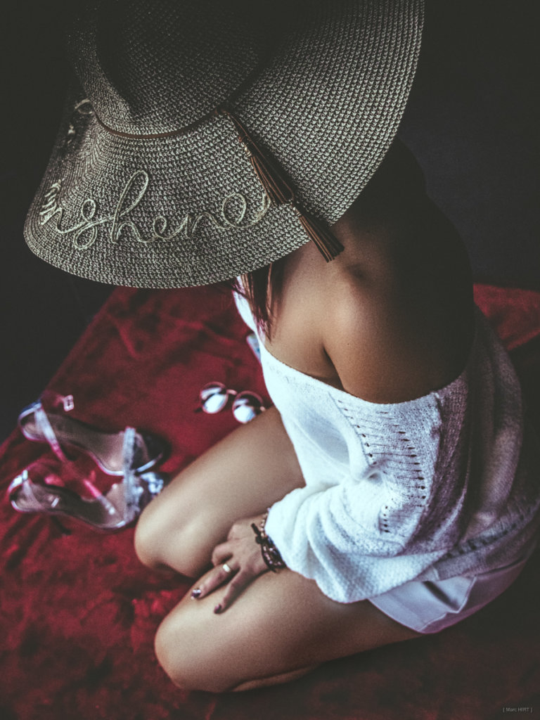 shooting avec sandra, seventies , gironde, sensualité ©Marc HIRT