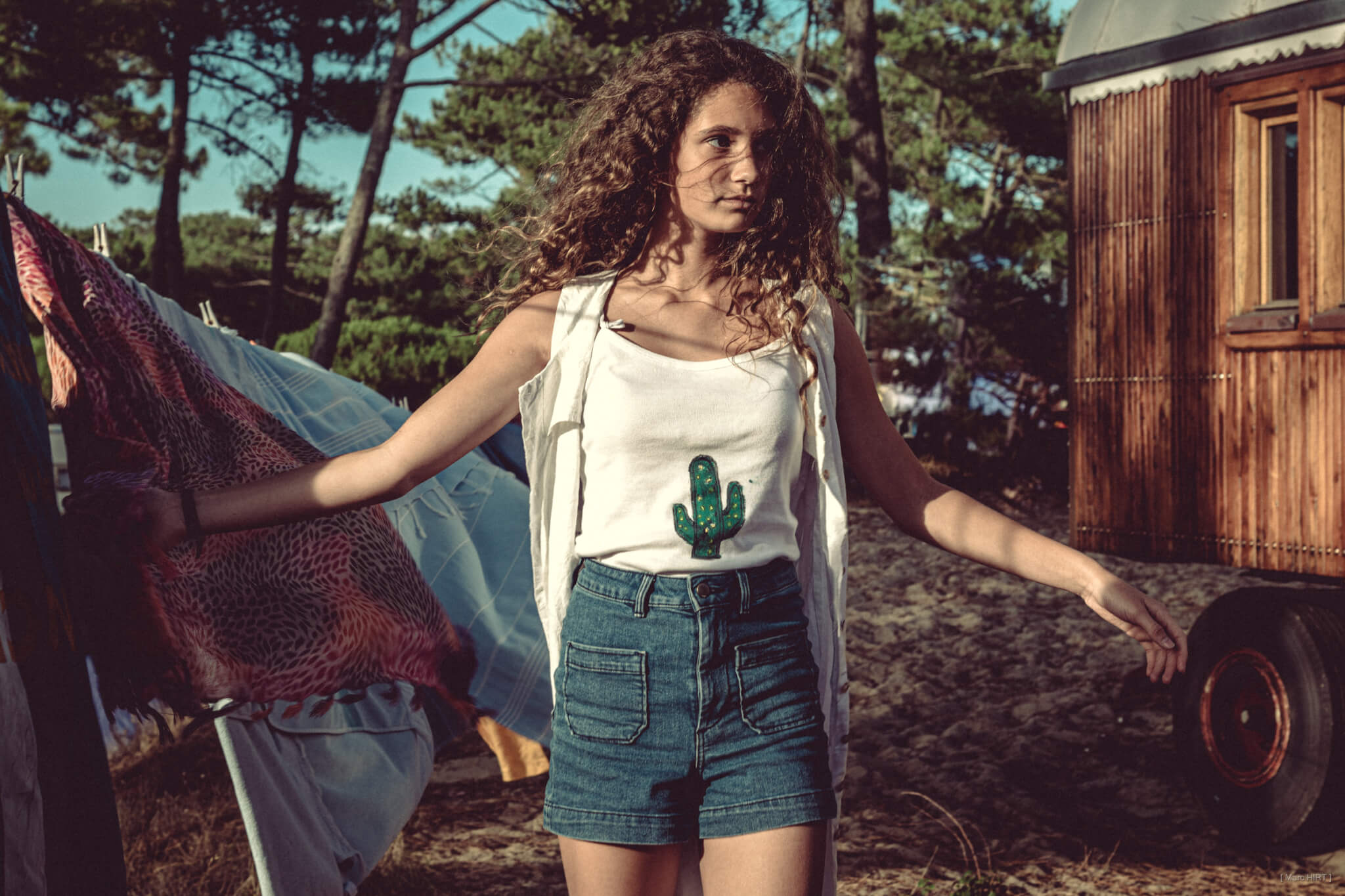 Série seventies avec salomé, marilou, bertille et emma , océan atlantique, montalivet ©Marc HIRT