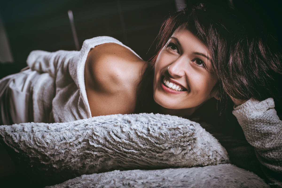 shooting avec sandra, seventies , gironde, sensualité ©Marc HIRT
