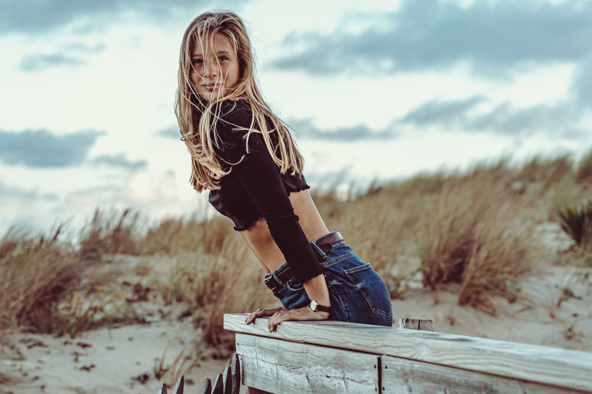 Shooting avec adèle, seventies, lumière naturelle, océan atlantique, montalivet