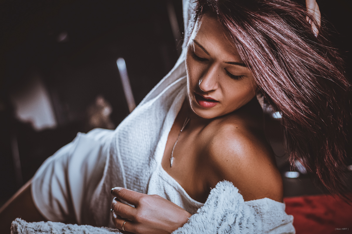 shooting avec sandra, seventies , gironde, sensualité ©Marc HIRT