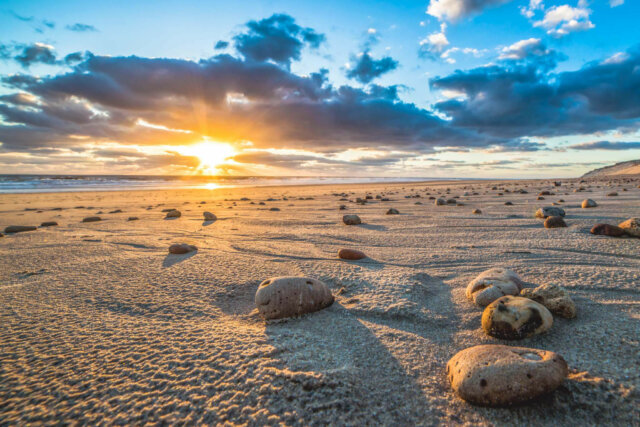 coucher de soleil sur la plage de montalivet