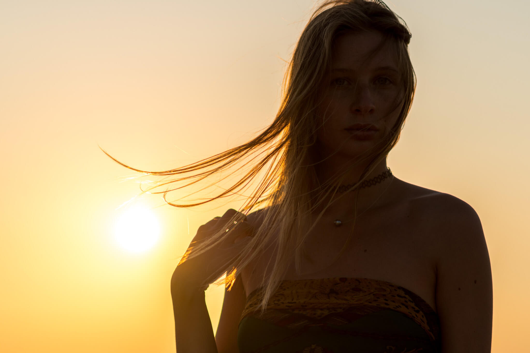 Shooting avec adèle, seventies, lumière naturelle, océan atlantique, montalivet ©Marc HIRT
