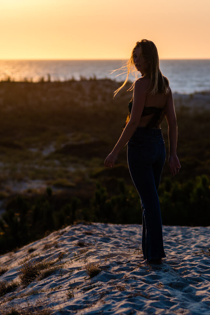 Shooting avec adèle, seventies, lumière naturelle, océan atlantique, montalivet