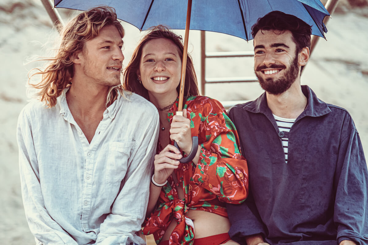 Shooting avec nils,adèle et paul, seventies, lumière naturelle, océan atlantique, montalivet ©Marc HIRT
