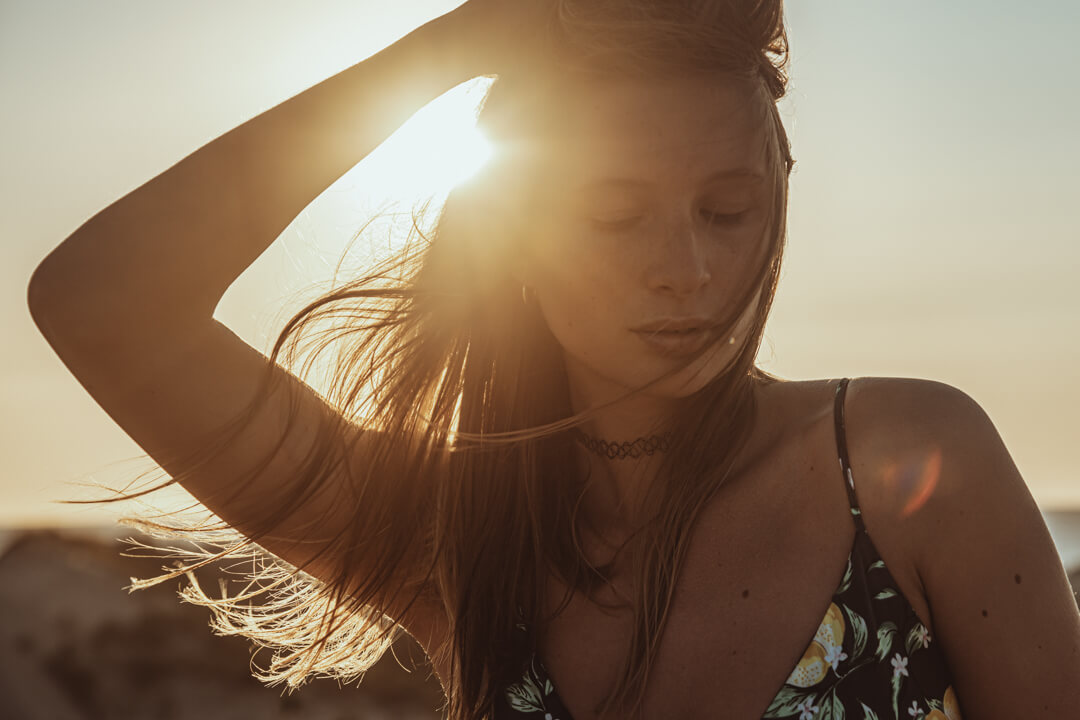 Shooting avec adèle, seventies, lumière naturelle, océan atlantique, montalivet ©Marc HIRT